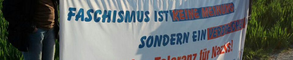Protest auf freiem Feld: Mitglieder der VVN-BdA