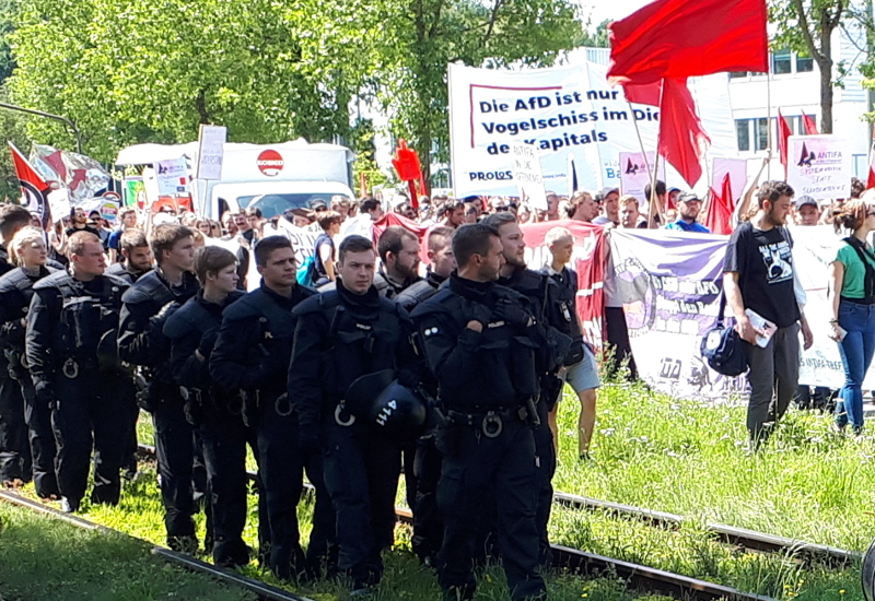 Ein Großaufgebot der Polizei begleitete die Demonstration. Gründe dafür gab es nicht.